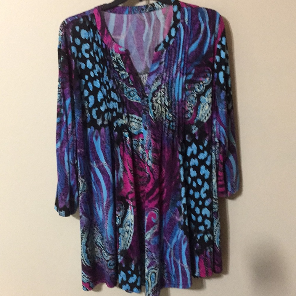 Colorful and Comfortable Pin Tuck Tunic